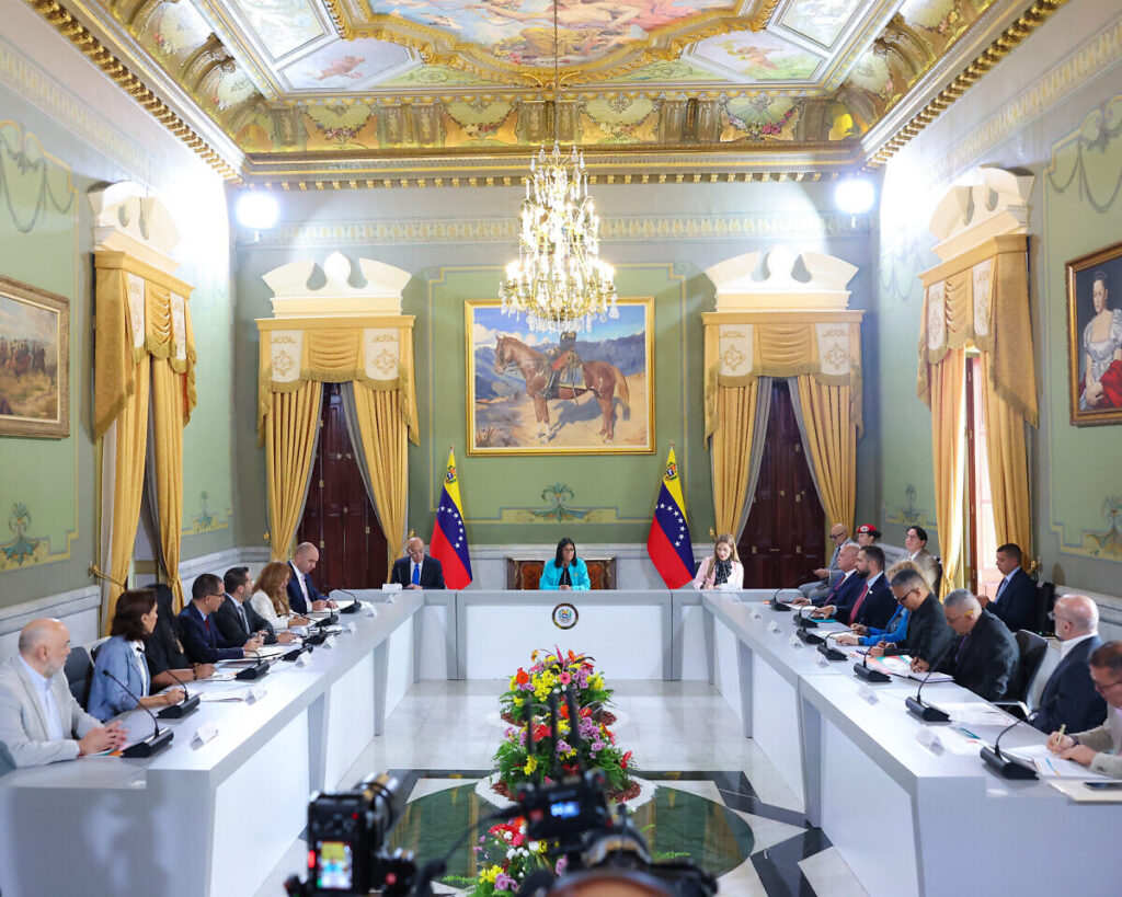 The acting president of Venezuela, Delcy Rodríguez, chairs the event establishing the Commission for the Great National Consultation on Justice System Reform at Miraflores Palace, Caracas, April 23, 2026. Photo: Presidential Press.