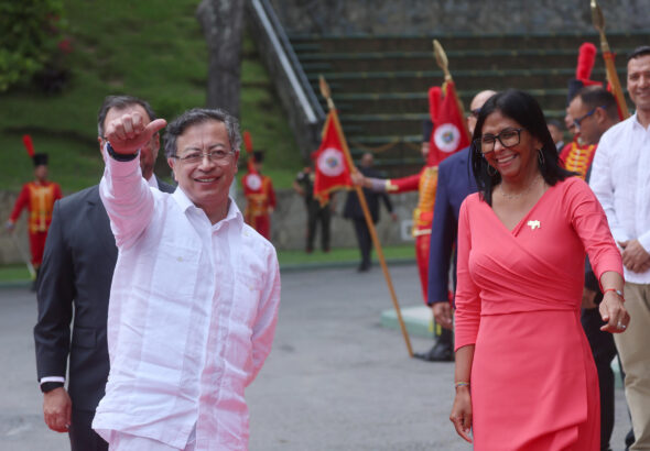 Colombian President Gustavo Petro (left) greets Venezuelan Acting President Delcy Rodríguez (right) upon his arrival at Miraflores Palace in Caracas, Venezuela, on Friday, April 24, for a meeting focused on border security and bilateral cooperation. Photo: Miguel Gutiérrez/EFE.