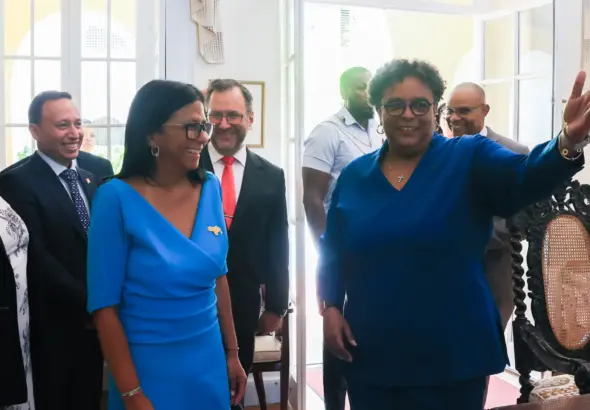 Delcy Rodríguez received by the Barbadian Prime Minister Mia Mottley at her official residence, Illaro Court, in Bridgetown on Monday, April 27, 2026. Photo: Venezuelan Presidential Press.