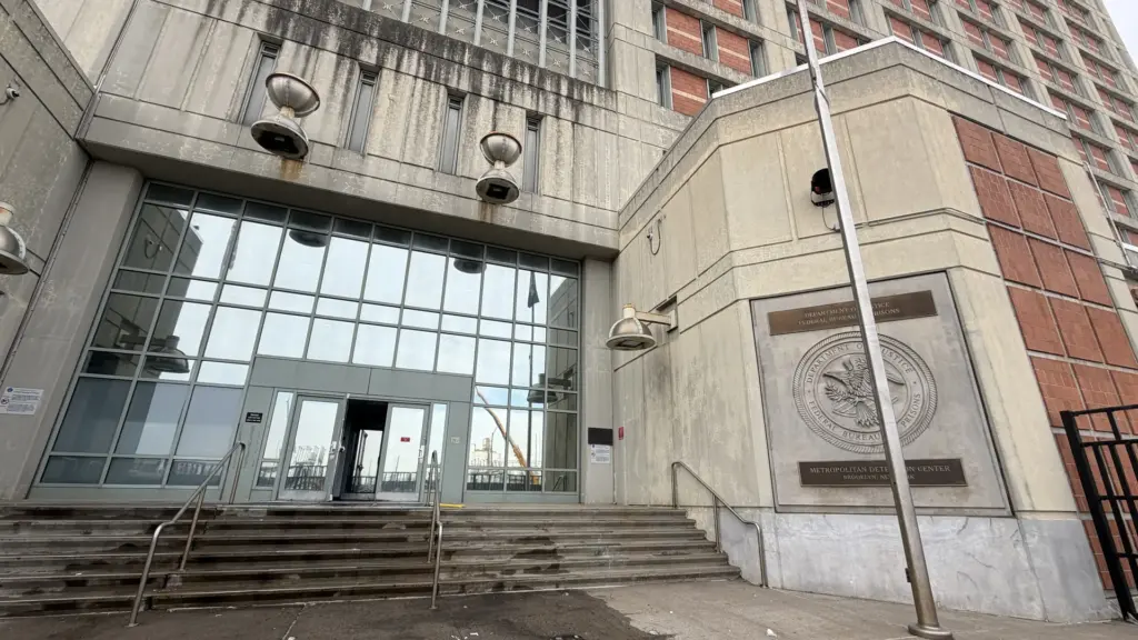 The Metropolitan Detention Center (MDC) in Brooklyn, New York. Photo: Axios.