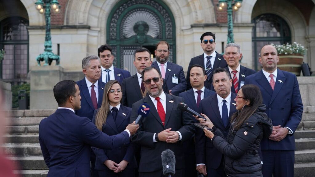 Venezuelan Foreign Minister Yvan Gil giving statements to the press after the first day of the ICJ hearings on the Essequibo territory dispute. Photo: Venezuelan Ministry of Foreign Affairs.