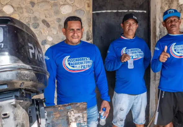 Fishermen belonging to the Artisanal Fisher Collective in La Guaira, Venezuela. Photo: Roger D. Harris.