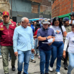 The elderly care brigades in action. Photo: Vice-President of Socialism (Diario VEA).