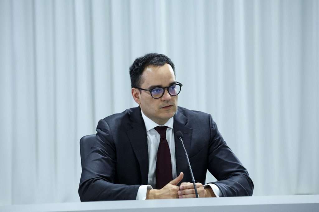 Venezuelan Minister of Economy and Finance Calixto Ortega during his interview on VTV. Photo: VTV.