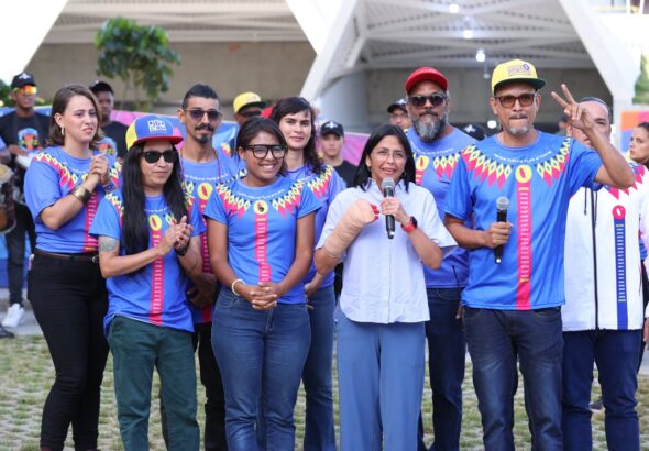 Venezuelan Acting President Delcy Rodriguez with communal activist at Cacique Tiuna El Fuerte Commune in El Valle, Caracas, on July 27, 2024. Photo: X/@ViceVenezuela.
