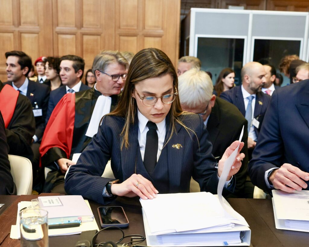 Venezuela's Attorney General Arianny Seijó providing evidence to ICJ. Photo: LaIguanaTV.