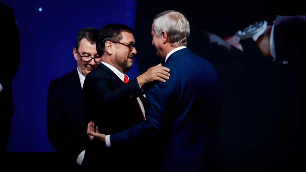 Chile's Francisco Pérez Mackenna being greeted by President-elect José Antonio Kast on January  21, 2026. Photo: La Tercera/Pablo Vásquez R./file photo.