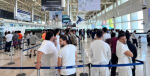 Repatriated migrants at the Simón Bolívar International Airport in Maiquetía waiting in the immigration line. Photo: IG/@minjusticia_ve.
