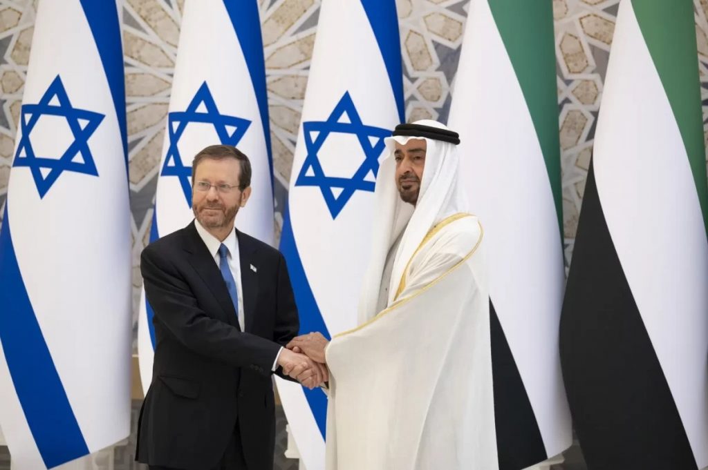 The president of the Zionist entity, Isaac Herzog with the UAE's Sheikh Mohamed bin Zayed Al Nahyan on February 4, 2022. Photo: Mohamed Bin Zayed/X.