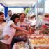 Parish-based community brigades coordinated the reception and distribution of protein packages in sectors of northern Caracas. Photo: Presidential Press Office.