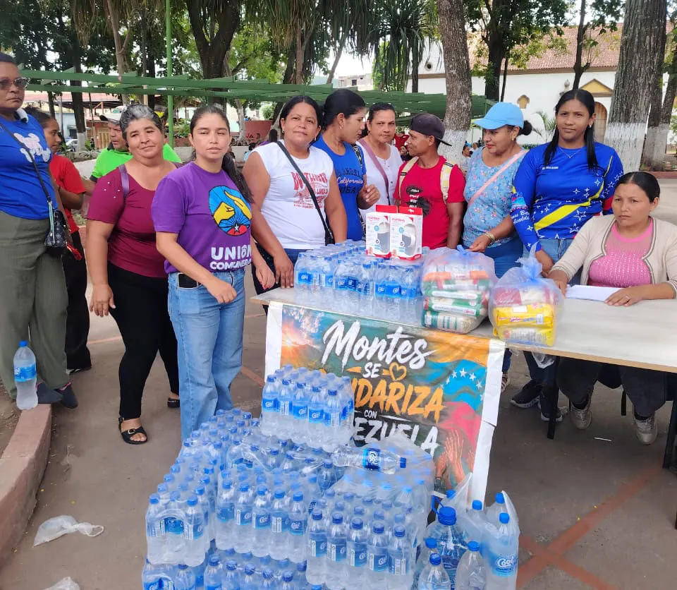 Bringing supplies to the municipal gathering center. Photo: Vanessa Pérez.