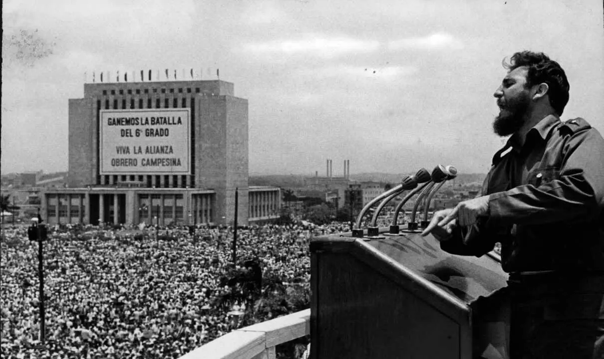 The leader of the Cuban Revolution, Fidel Castro, speaks at the funeral of the victims of the US bombing of Cuba just before the Playa Girón invasion attempt, April 16, 1961. Photo: KPA.