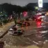 Vehicles stranded at the Valle-Coche highway in Caracas after heavy rain struke the area on Saturday, August 22, 2026. Photo: X/@elestimulo.