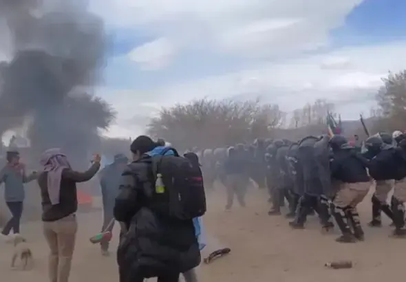 Police forces carried out a violent eviction operation involving the Santa Rosa Indigenous community in Humahuaca, Jujuy province, Argentina. Photo: IG/@originarios.ar.