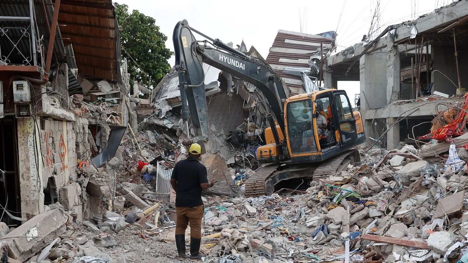 Debris removal in Chocó, Colombia. Photo: RTVE.